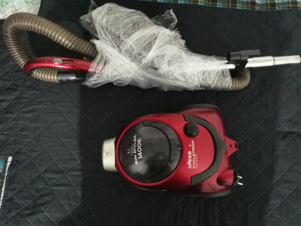 Aspiradora Ciclónica Sin Bolsa Ufesa Cyclotron Compact 1400w