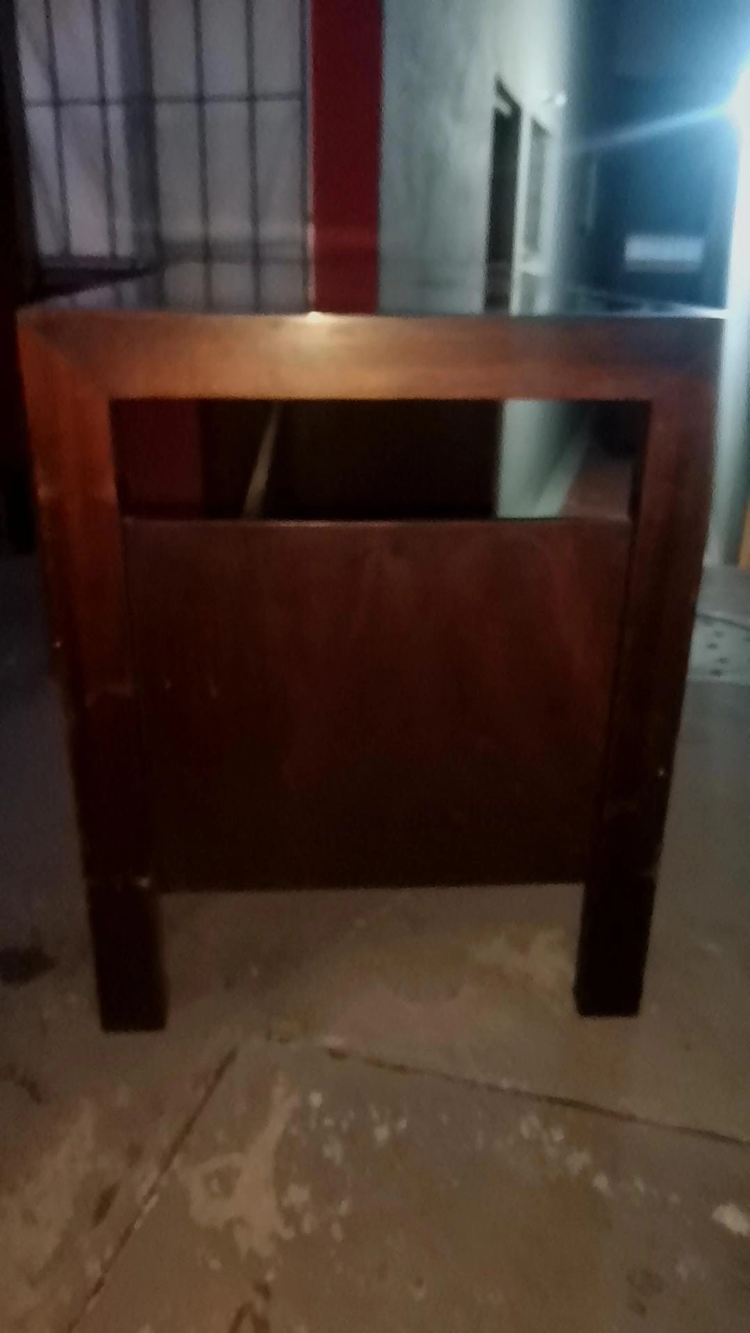 Escritorio de Oficina Clásico en Madera Maciza con Cajonera - Imagen 3