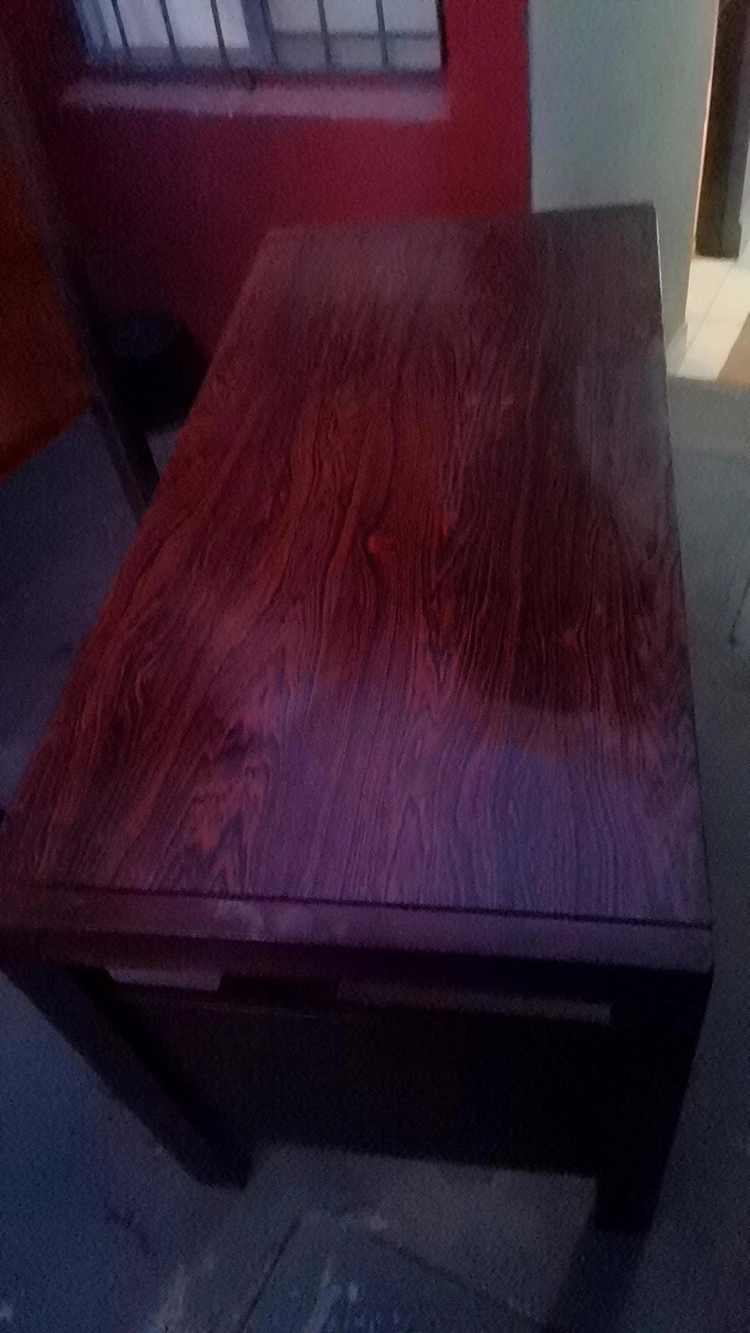 Escritorio de Oficina Clásico en Madera Maciza con Cajonera - Imagen 2