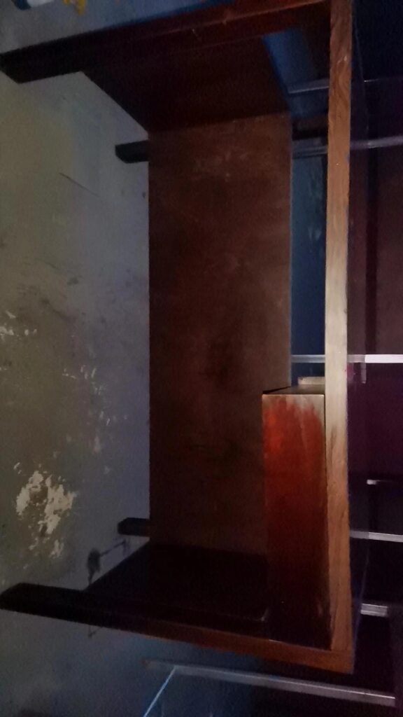 Escritorio de Oficina Clásico en Madera Maciza con Cajonera