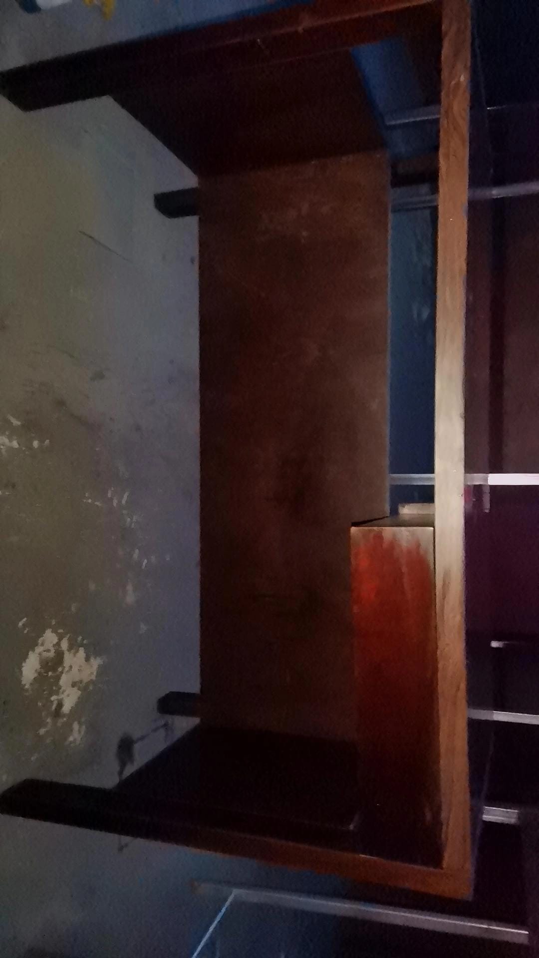 Escritorio de Oficina Clásico en Madera Maciza con Cajonera
